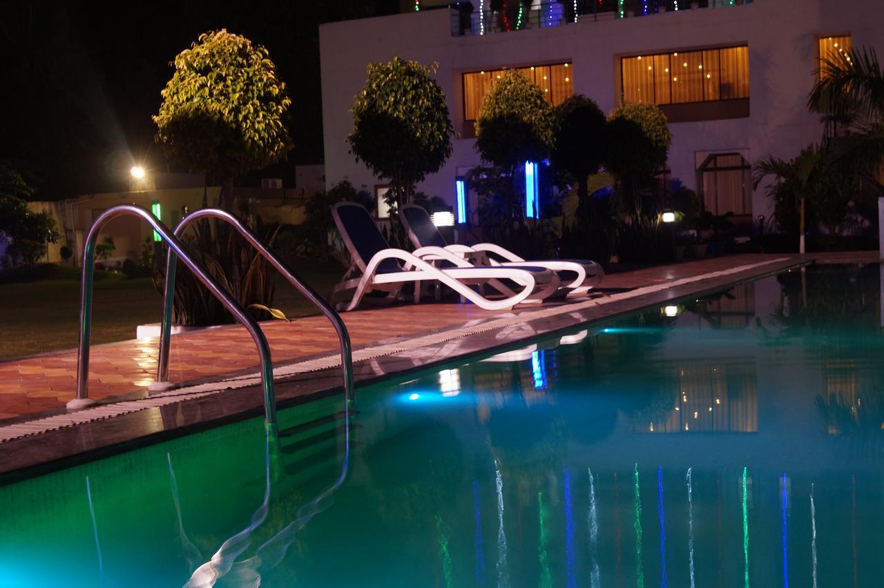 Hotel Kamlesh Continental Angul Exterior foto